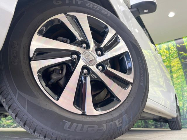 �y����15�C���`�A���~�z�C�[���z�O�ςɃ}�b�`���������A���~�z�C�[���𑕒����Ă���܂��B�e��ЊO�A���~�z�C�[����A�X�^�b�h���X�^�C�����戵�����Ă���܂��B���񂲑��k����������