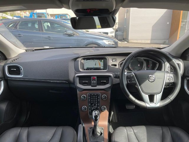 V40クロスカントリーD4 ディーゼル