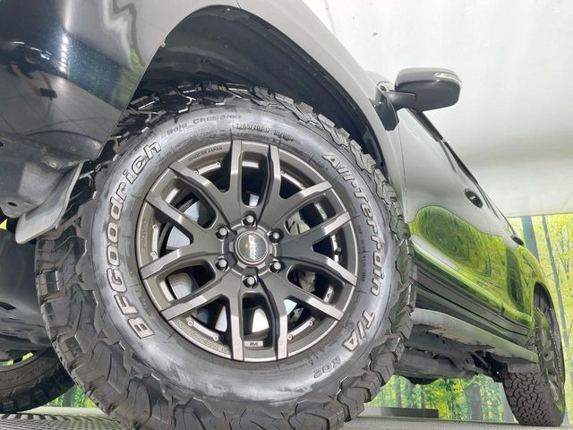 �y�A���~�z�C�[���z�O�ςɃ}�b�`�����A���~�z�C�[���𑕒����Ă���܂��B�e��A���~�z�C�[����A�X�^�b�h���X�^�C�����戵�����Ă���܂��B���񂲑��k����������