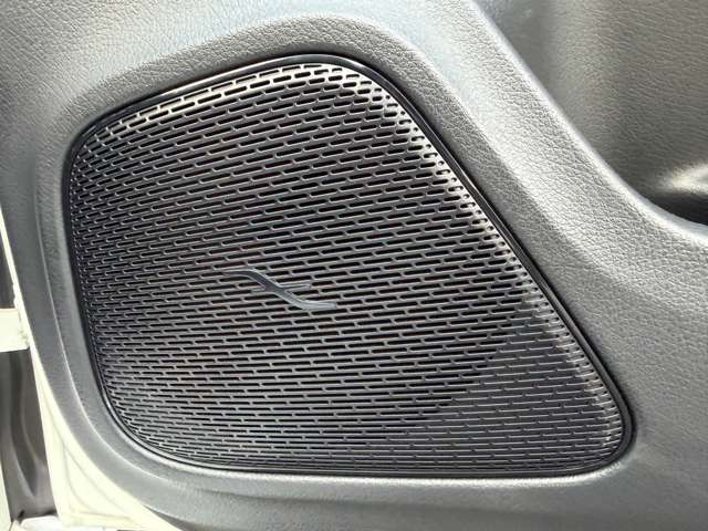Burmester�T���E���h�I�[�f�B�I�V�X�e��
