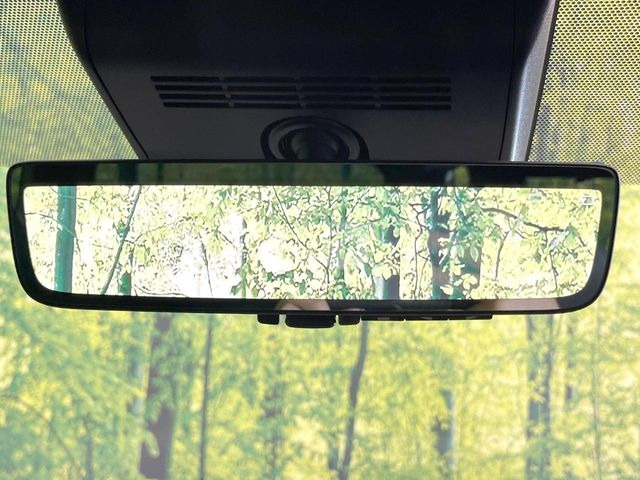 【デジタルインナーミラー】後席の大きな荷物や同乗者で後方が確認しづらい時でも安心!カメラが撮影した車両後方の映像をルームミラー内に表示。クリアな視界で状況の確認が可能です!
