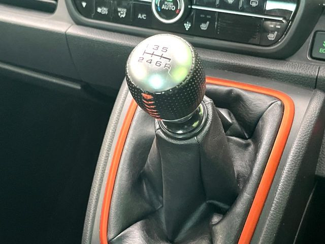 【フロア6速MT】走りの6速MT!!スポーティーな走行をお楽しみいただけます♪