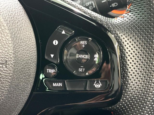 �y�A�_�v�e�B�u�N���[�Y�R���g���[���z�������H�ł̒��������s���y��!!�����ő��x��ۂN���[�Y�R���g���[�����A�Փˌy���V�X�e���ƘA�g���A�O���̎ԗ������m���ĎԊԂ�ۂ悤�ɑ��x���߂��Ă���܂�!!