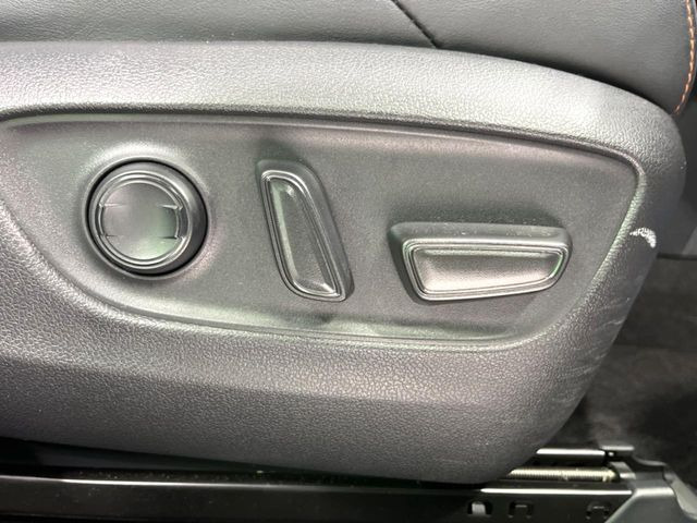 【パワーシート】スイッチ一つで簡単にシートの微調整が可能!電動だから力もいりません!快適なシートポジションにセットして、快適なドライブをお楽しみください。