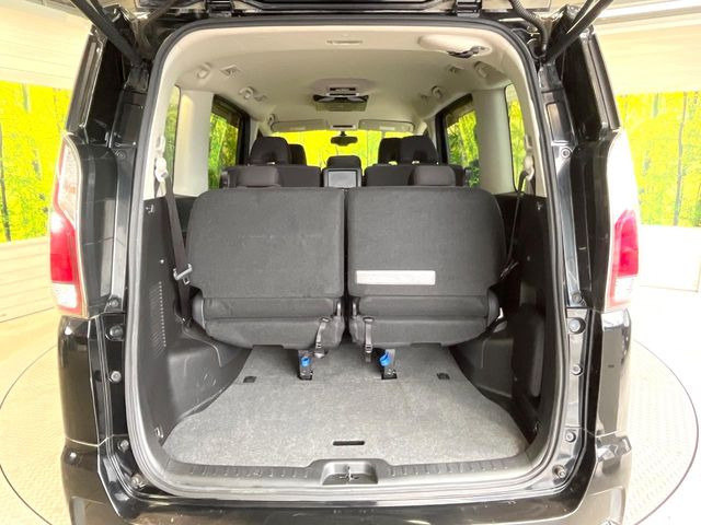 普段のお買い物や通勤、送迎等に十分な荷室スペースを確保しております。セカンドシートを倒すと、大きな荷物の積載も可能です♪
