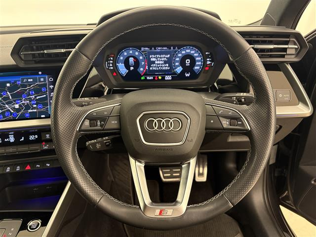 A3セダン30 TFSI Sライン