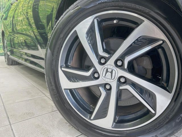 �y����17�C���`�A���~�z�C�[���z�O�ςɃ}�b�`���������A���~�z�C�[���𑕒����Ă���܂��B�e��ЊO�A���~�z�C�[����A�X�^�b�h���X�^�C�����戵�����Ă���܂��B���񂲑��k����������