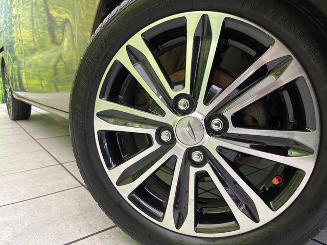 �y����15�C���`�A���~�z�C�[���z�O�ςɃ}�b�`���������A���~�z�C�[���𑕒����Ă���܂��B�e��ЊO�A���~�z�C�[����A�X�^�b�h���X�^�C�����戵�����Ă���܂��B���񂲑��k����������