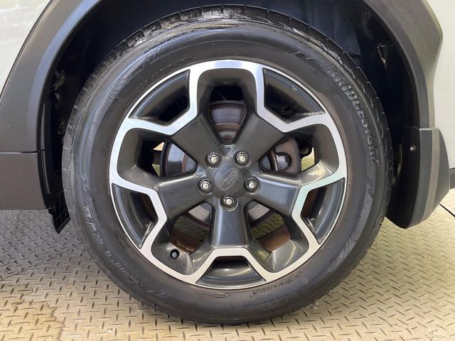 �y����17�C���`�A���~�z�C�[���z�O�ςɃ}�b�`���������A���~�z�C�[���𑕒����Ă���܂��B�e��ЊO�A���~�z�C�[����A�X�^�b�h���X�^�C�����戵�����Ă���܂��B���񂲑��k����������