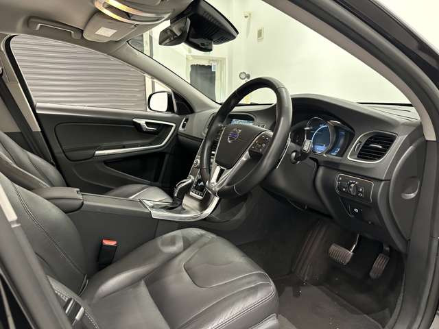V60クロスカントリーT5 AWD SE 4WD