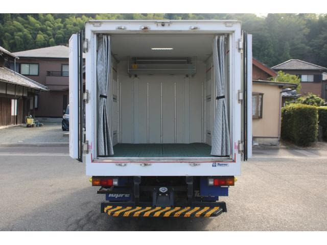 キャンター冷蔵冷凍車
