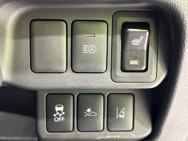 【シートヒーター】寒い日に重宝するシートヒーター!エアコンより早く温まってくれるので寒がりの人も安心ですね♪エアコンの温風は乾燥するから苦手、という方にもをおすすめです。