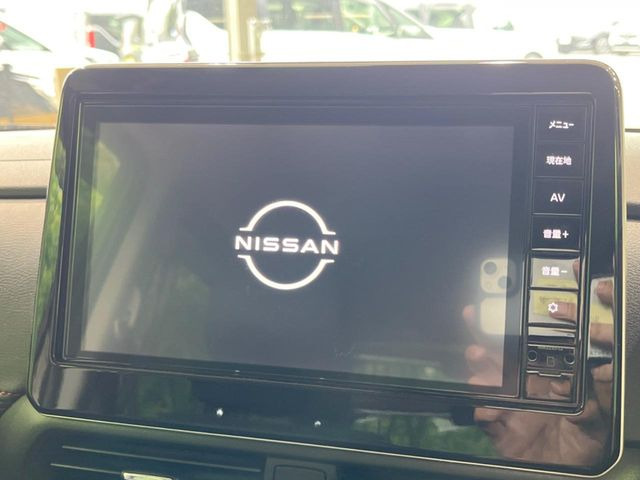 【純正9型ナビ】人気の純正ナビを装備。オーディオ機能も充実しており、Bluetooth接続すればお持ちのスマホやMP3プレイヤーの音楽を再生可能!毎日の運転がさらに楽しくなります!!