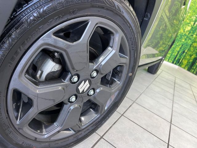 �y����15�C���`�A���~�z�C�[���z�O�ςɃ}�b�`���������A���~�z�C�[���𑕒����Ă���܂��B�e��ЊO�A���~�z�C�[����A�X�^�b�h���X�^�C�����戵�����Ă���܂��B���񂲑��k����������