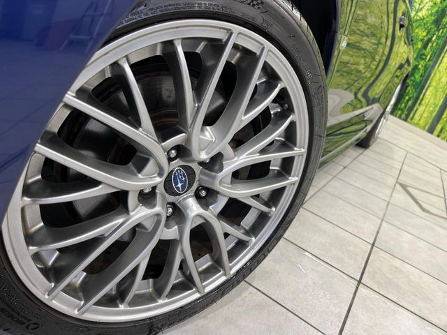 �y����18�C���`�A���~�z�C�[���z�O�ςɃ}�b�`���������A���~�z�C�[���𑕒����Ă���܂��B�e��ЊO�A���~�z�C�[����A�X�^�b�h���X�^�C�����戵�����Ă���܂��B���񂲑��k����������