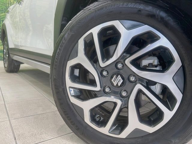 �y����16�C���`�A���~�z�C�[���z�O�ςɃ}�b�`���������A���~�z�C�[���𑕒����Ă���܂��B�e��ЊO�A���~�z�C�[����A�X�^�b�h���X�^�C�����戵�����Ă���܂��B���񂲑��k����������