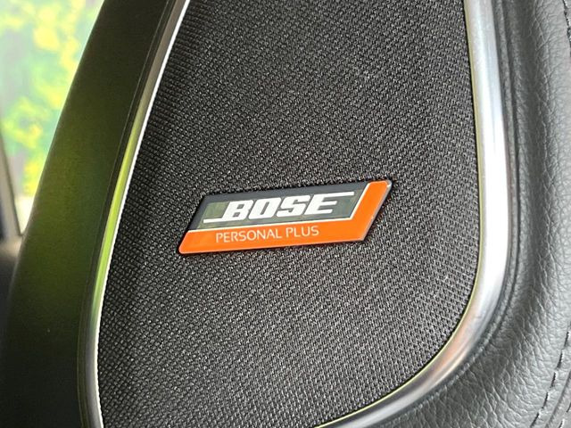 【BOSE】車の音響特性に合わせて開発された、高性能スピーカー。車外の騒音に悩まされることなく、快適に聴こえるように調整され、車内だからこそ楽しめるサウンドを体感できます♪