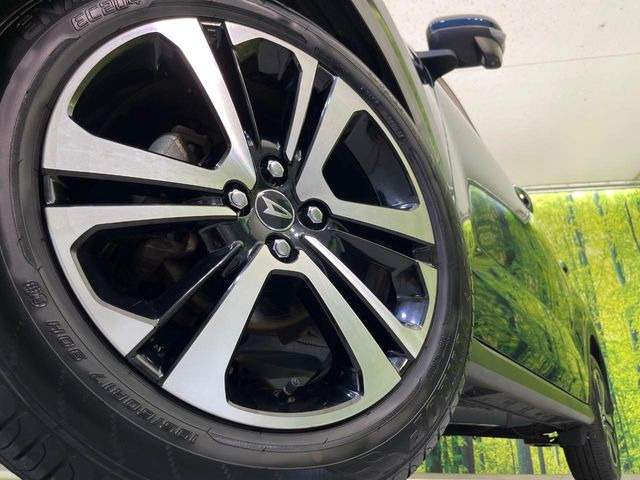 �y�����A���~�z�C�[���z�O�ςɃ}�b�`���������A���~�z�C�[���𑕒����Ă���܂��B�e��ЊO�A���~�z�C�[����A�X�^�b�h���X�^�C�����戵�����Ă���܂��B���񂲑��k����������