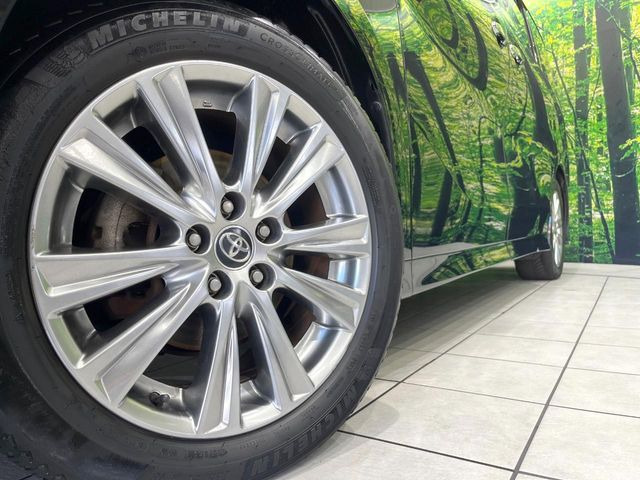 �y����18�C���`�A���~�z�C�[���z�O�ςɃ}�b�`���������A���~�z�C�[���𑕒����Ă���܂��B�e��ЊO�A���~�z�C�[����A�X�^�b�h���X�^�C�����戵�����Ă���܂��B���񂲑��k����������