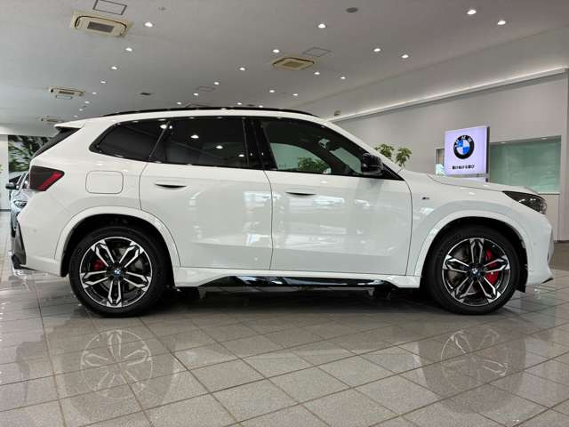 X1M35i xドライブ DCT 4WD