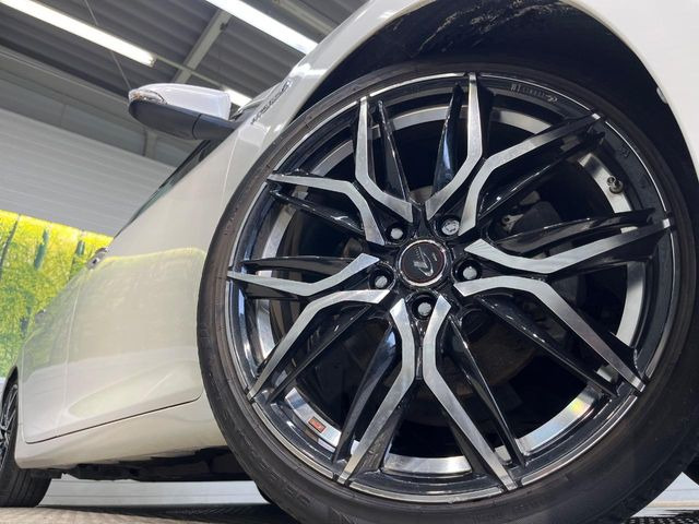 �y19�C���`�A���~�z�C�[���z�O�ςɃ}�b�`�����A���~�z�C�[���𑕒����Ă���܂��B�e��A���~�z�C�[����A�X�^�b�h���X�^�C�����戵�����Ă���܂��B���񂲑��k����������