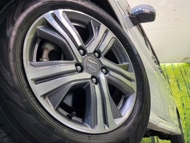 �y����16�C���`�A���~�z�C�[���z�O�ςɃ}�b�`���������A���~�z�C�[���𑕒����Ă���܂��B�e��ЊO�A���~�z�C�[����A�X�^�b�h���X�^�C�����戵�����Ă���܂��B���񂲑��k����������