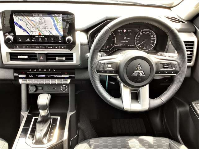 トライトン2.4 GLS ディーゼル 4WD