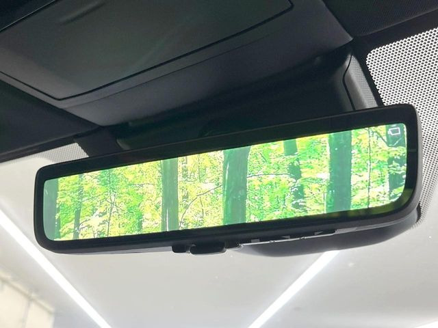 【デジタルインナーミラー】後席の大きな荷物や同乗者で後方が確認しづらい時でも安心!カメラが撮影した車両後方の映像をルームミラー内に表示。クリアな視界で状況の確認が可能です!