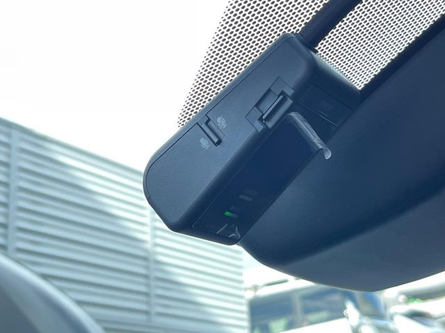 【ドライブレコーダー】ドライブレコーダー装備!走行中はもちろん、あおり運転や事故に遭遇した際、映像で記録し、万一のリスクに備えます。※記録用SDカードはお客様ご自身でご準備いただく必要があります。