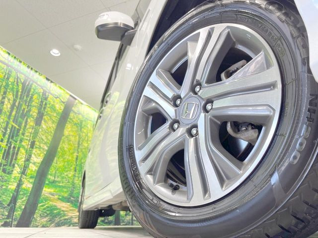 �y����16�C���`�A���~�z�C�[���z�O�ςɃ}�b�`���������A���~�z�C�[���𑕒����Ă���܂��B�e��ЊO�A���~�z�C�[����A�X�^�b�h���X�^�C�����戵�����Ă���܂��B���񂲑��k����������