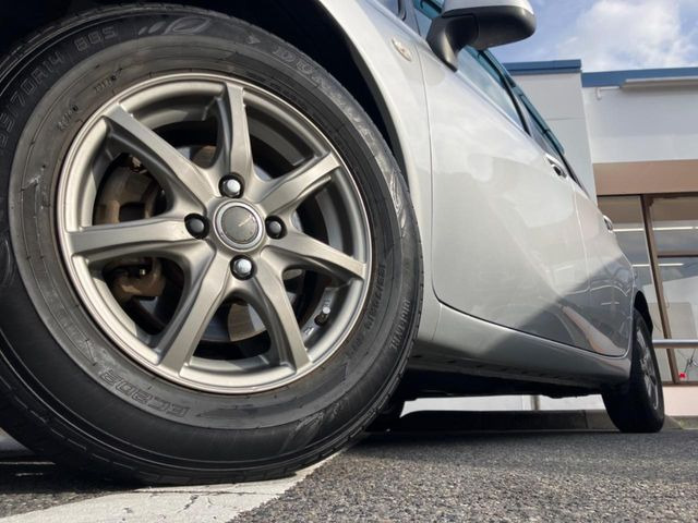 �y14�C���`�A���~�z�C�[���z�O�ςɃ}�b�`�����A���~�z�C�[���𑕒����Ă���܂��B�e��A���~�z�C�[����A�X�^�b�h���X�^�C�����戵�����Ă���܂��B���񂲑��k������