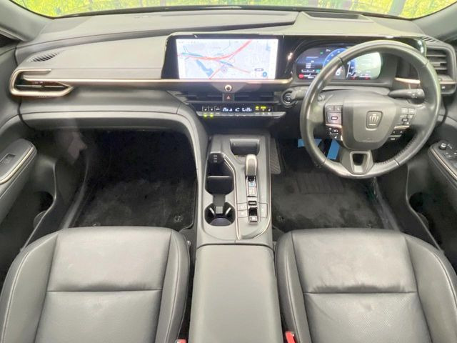 クラウンクロスオーバー2.5 G アドバンスト レザー パッケージ E-Four 4WD