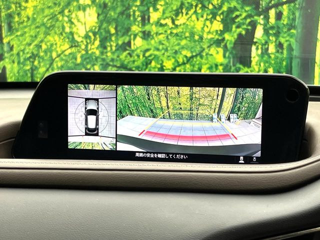 【360&deg;ビューモニター】専用のカメラにより、上から見下ろしたような視点で360度クルマの周囲を確認することができます☆死角部分も確認しやすく、狭い場所での切り返しや駐車もスムーズに行えます。