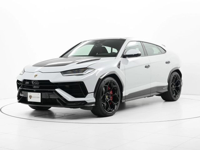 ウルスペルフォルマンテ 4WD