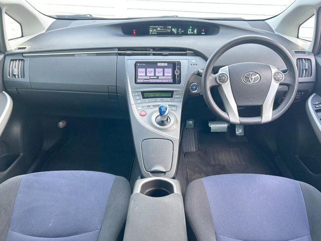 プリウス1.8 S