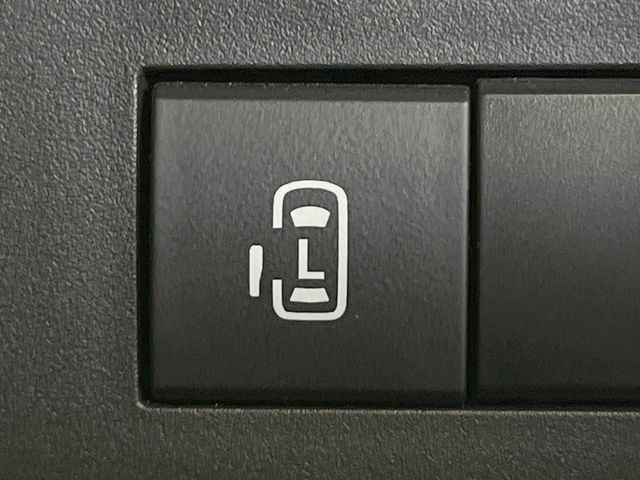 【パワースライドドア】スマートキーや運転席のスイッチでスライドドアの開閉が可能♪電動だから力を入れてドアを開ける必要が無く、小さいお子様でも、重い荷物を持っている時もラクに開け閉めできます♪