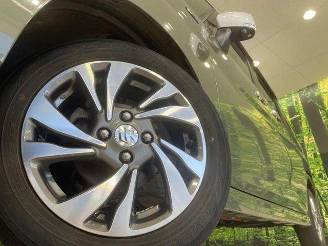 �y����15�C���`�A���~�z�C�[���z�O�ςɃ}�b�`���������A���~�z�C�[���𑕒����Ă���܂��B�e��ЊO�A���~�z�C�[����A�X�^�b�h���X�^�C�����戵�����Ă���܂��B���񂲑��k����������
