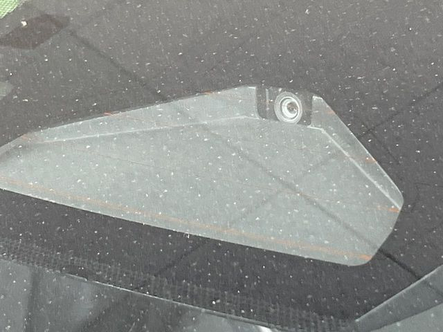 【トヨタセーフティセンス】走行中に前方の車両等を認識し、衝突しそうな時は警報とブレーキで衝突回避と被害軽減をアシスト。より安全にドライブをお楽しみいただけます。