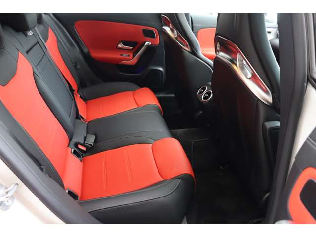 CLAシューティングブレークAMG CLA 35 4マチック 4WD