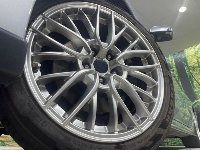 �y18�C���`�A���~�z�C�[���z�O�ςɃ}�b�`�����A���~�z�C�[���𑕒����Ă���܂��B�e��A���~�z�C�[����A�X�^�b�h���X�^�C�����戵�����Ă���܂��B���񂲑��k����������