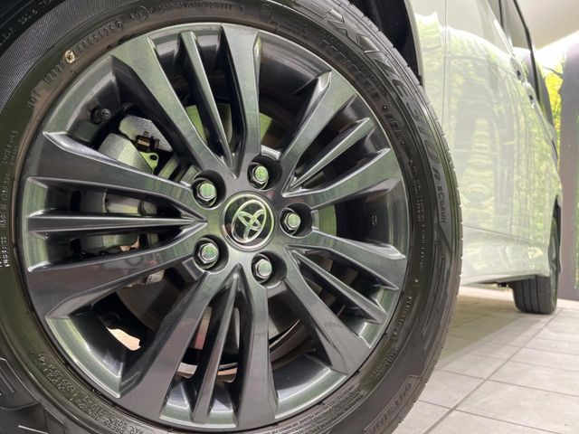 �y�����A���~�z�C�[���z�O�ςɃ}�b�`���������A���~�z�C�[���𑕒����Ă���܂��B�e��ЊO�A���~�z�C�[����A�X�^�b�h���X�^�C�����戵�����Ă���܂��B���񂲑��k����������