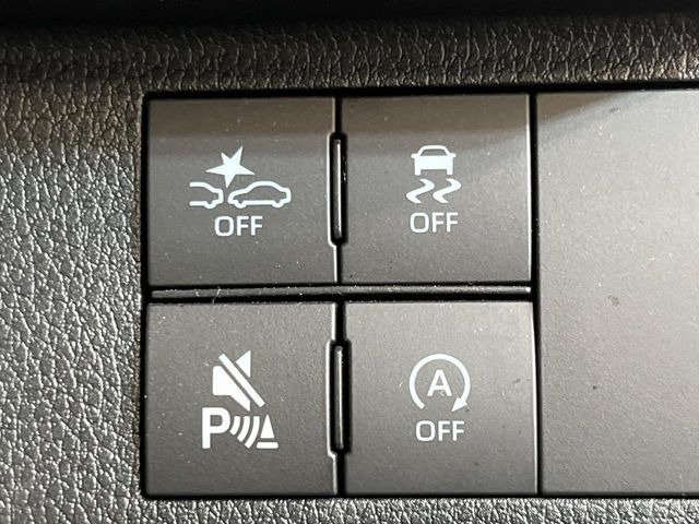 【スマートアシスト】走行中に前方の車両等を認識し、衝突しそうな時は警報とブレーキで衝突回避と被害軽減をアシスト。より安全にドライブをお楽しみいただけます。