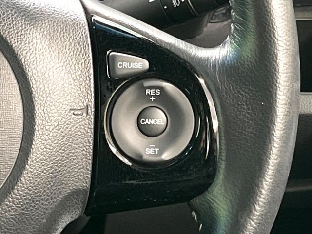 【クルーズコントロール】高速道路もラクラク走行。アクセルを離しても一定速度で走行ができ、長距離運転時の負担を軽減!加速・減速も簡単なスイッチ操作で調整できます。