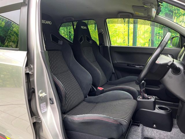 �yRECARO���o�P�b�g�V�[�g�z�l�ԍH�w�Ɋ�Â����ʈ����z�ɂ���č��ւ̕��S�Ⓑ���ԉ^�]���̔�J�������y������ڂŃ��J���Ƃ킩��X�|�[�e�B�ȃ��b�N�X�������ł��B
