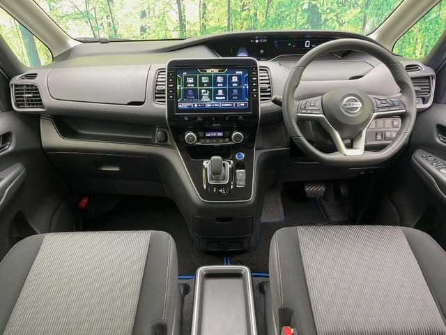 セレナ1.2 e-POWER ハイウェイスターV