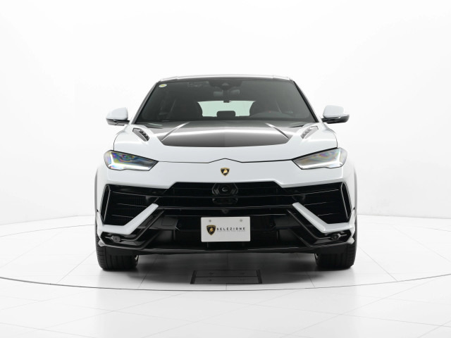 ウルスペルフォルマンテ 4WD
