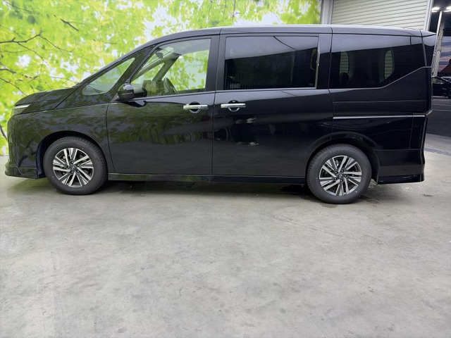 セレナ1.4 e-POWER ハイウェイスターV