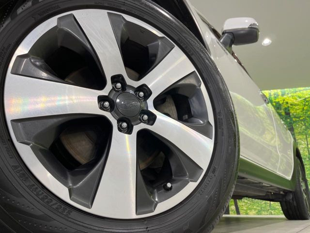 �y����17�C���`�A���~�z�C�[���z�O�ςɃ}�b�`���������A���~�z�C�[���𑕒����Ă���܂��B�e��ЊO�A���~�z�C�[����A�X�^�b�h���X�^�C�����戵�����Ă���܂��B���񂲑��k����������