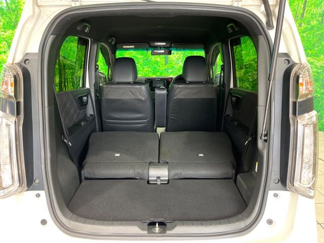 普段のお買い物や通勤、送迎等に十分な荷室スペースを確保しております。セカンドシートを倒すと、大きな荷物の積載も可能です♪