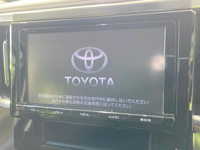 �y�����i�r�z�l�C�̏����i�r�𑕔����Ă���܂��B�i�r�̎g���₷���͂������A�I�[�f�B�I�@�\���[��!�L�����v�◷�s�͂������A�ʋ΂┃�����ȂǕ��i�̃h���C�u���y�����Ȃ�͂���